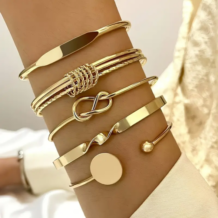 Clara™ | Elegant bracelet set with knot details and luxurious gold finish