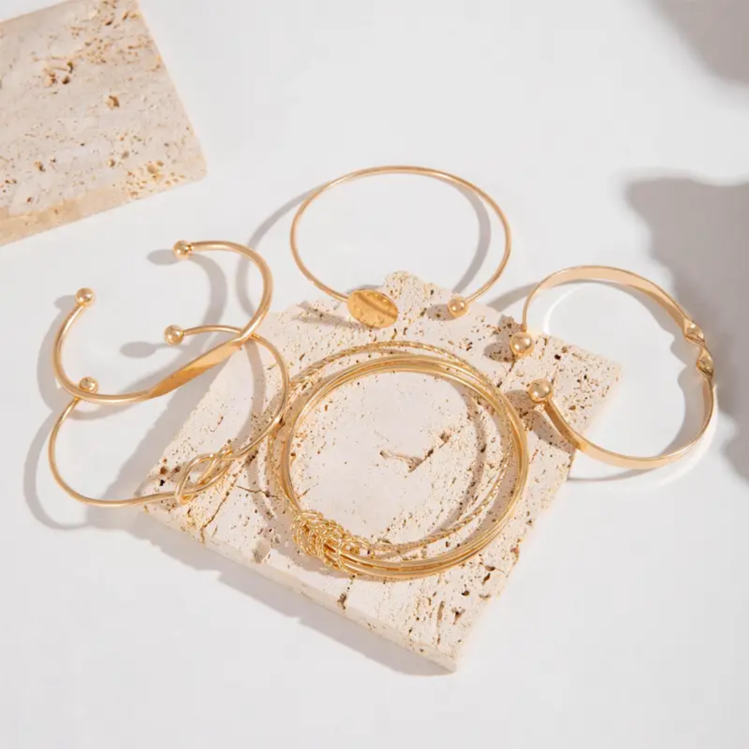 Clara™ | Elegant bracelet set with knot details and luxurious gold finish