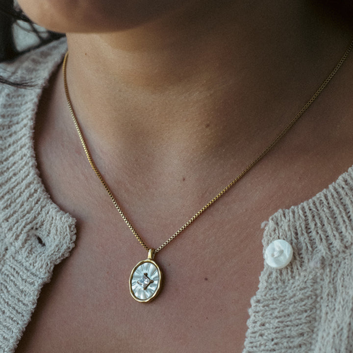 AURORA – Elegant Necklace in Gold Stainless Steel