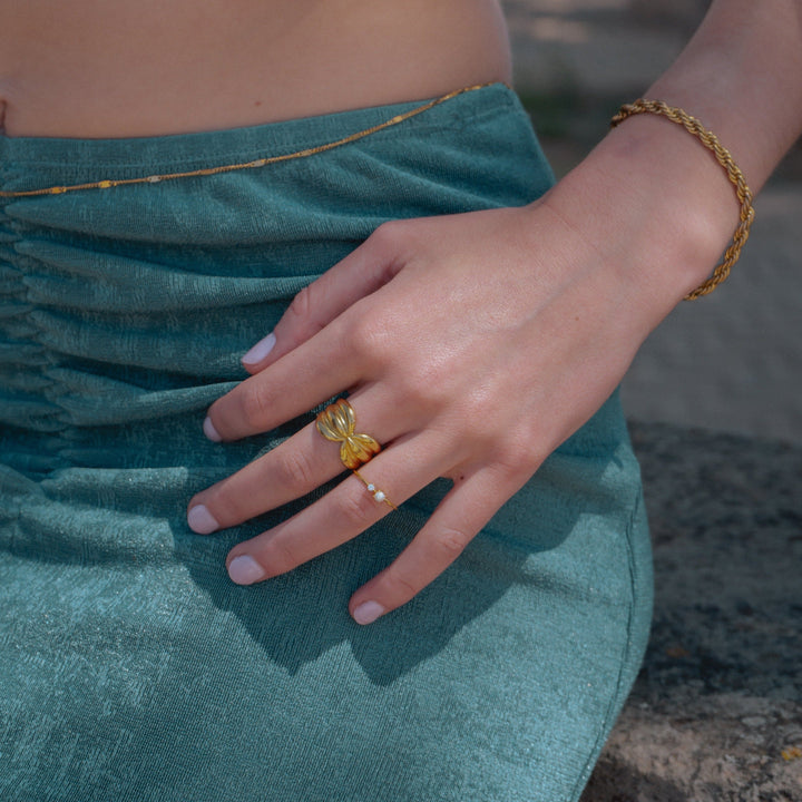 SCHIMMER – Sculptural Gold Ring in Stainless Steel