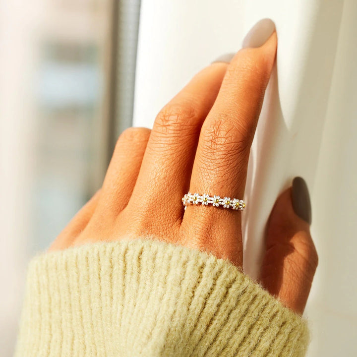 Flora – Luxury Floral Ring