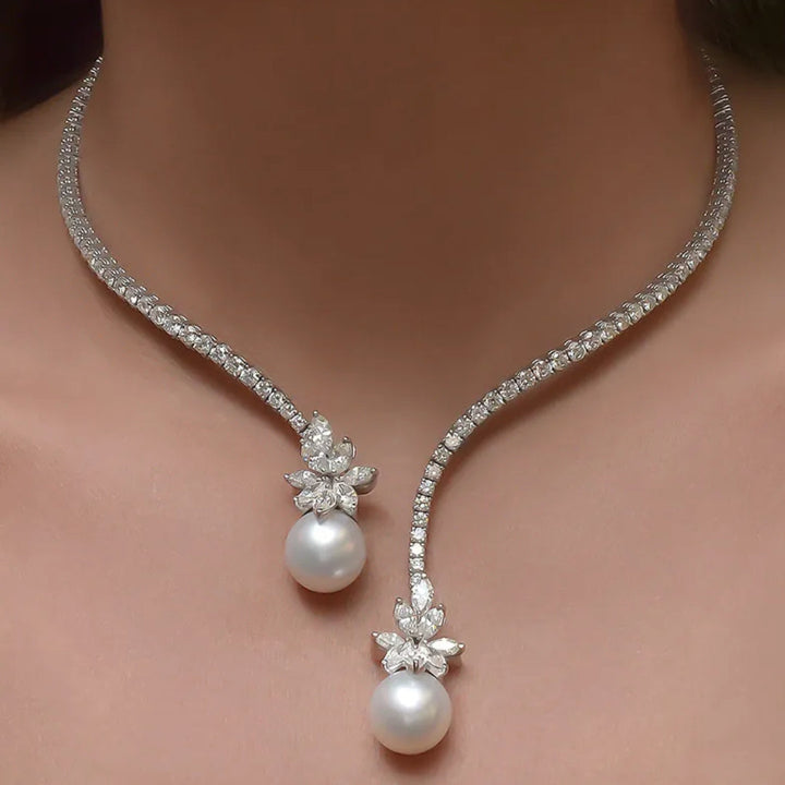 Elegant sparkling necklace with sterling silver pearls