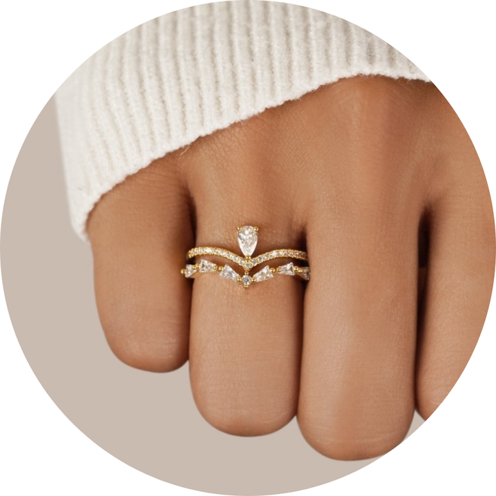 Valeria - Elegant Crystal Ring