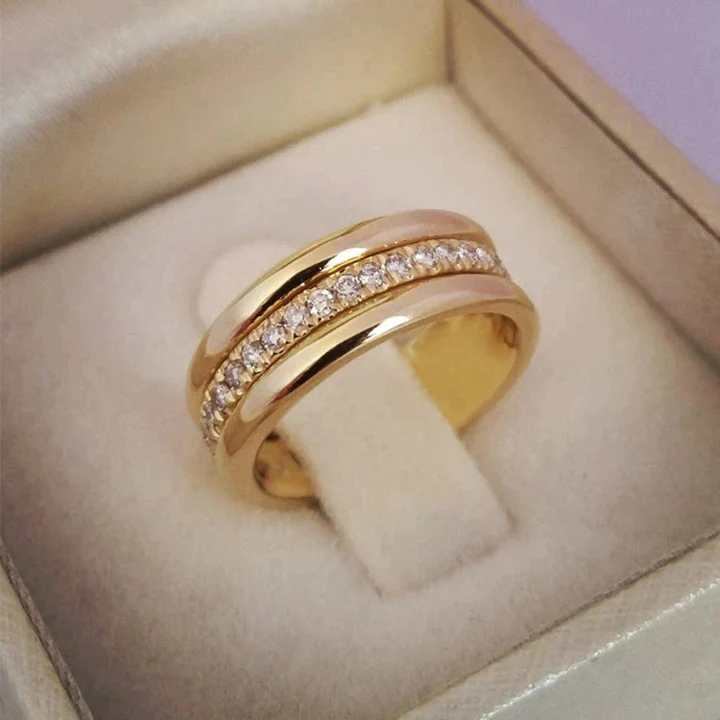 Juana - Vintage Ring in Set Zircon